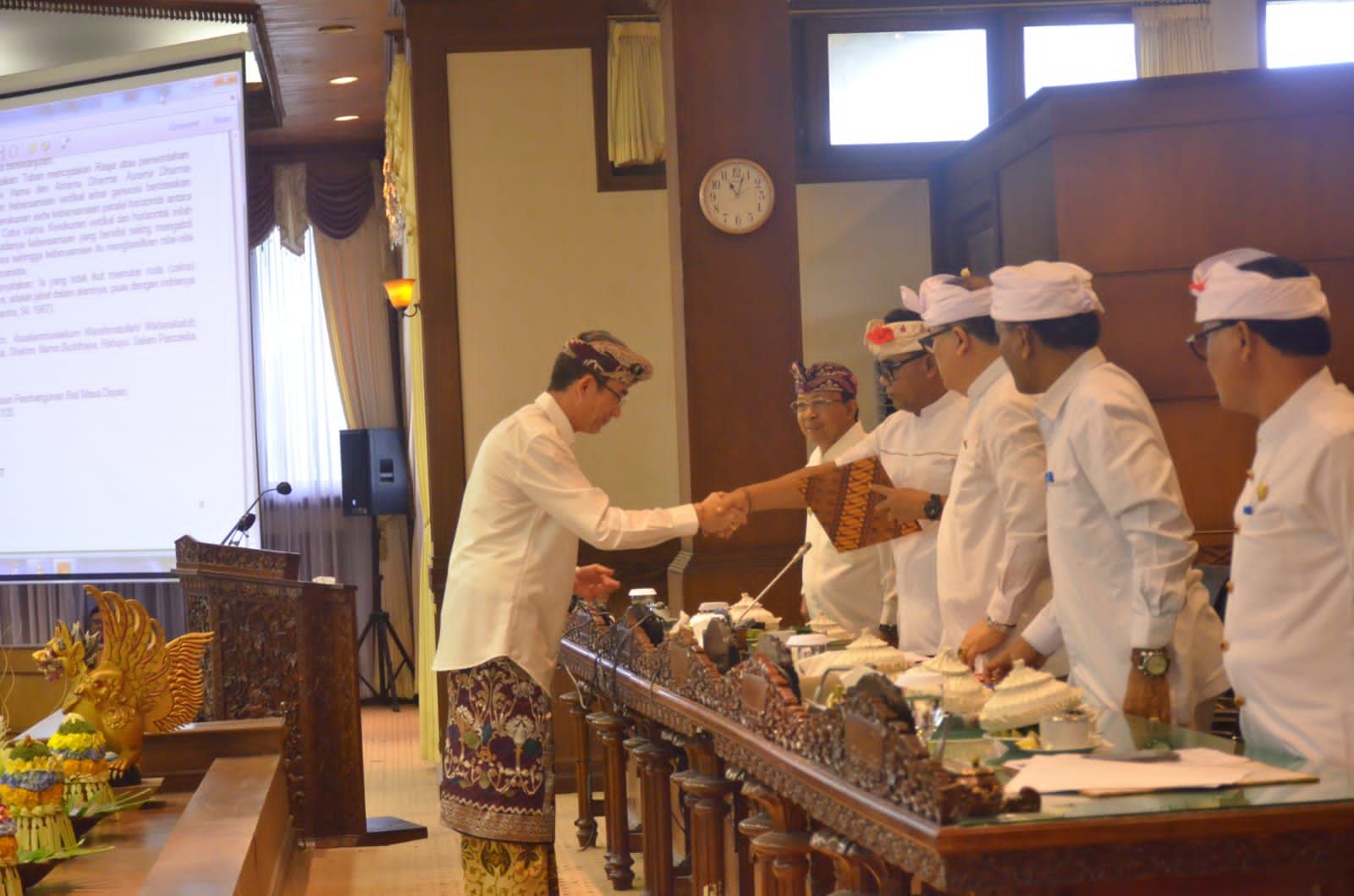 podiumnews.com-DPRD Bali Sahkan Ranperda Haluan Pembangunan Bali 